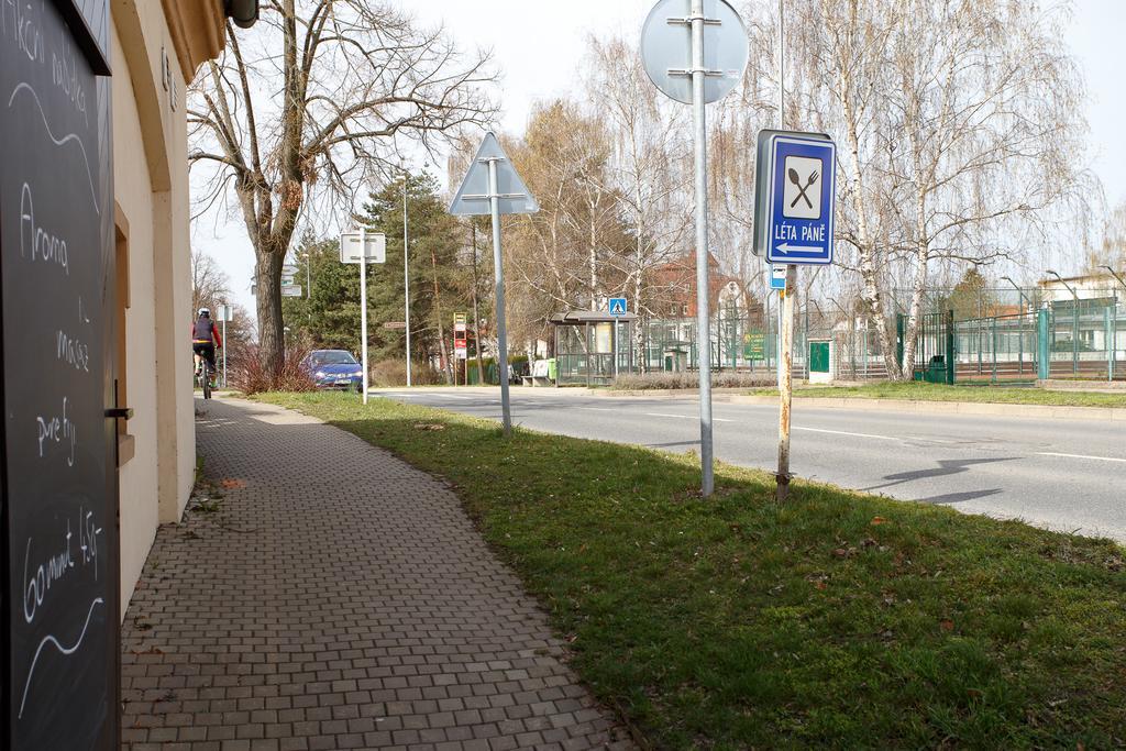 Pension U Hastrmana Hotell Prag Exteriör bild